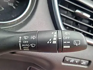 Used 2017 Nissan Qashqai Tekna Blue - Interior and Exterior details 18
