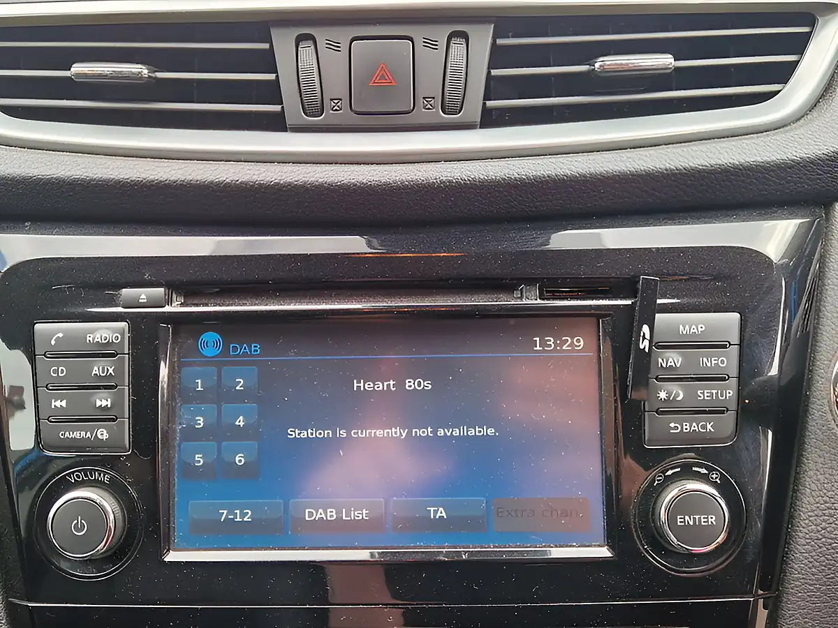 Used 2017 Nissan Qashqai Tekna Blue - Interior and Exterior details 19