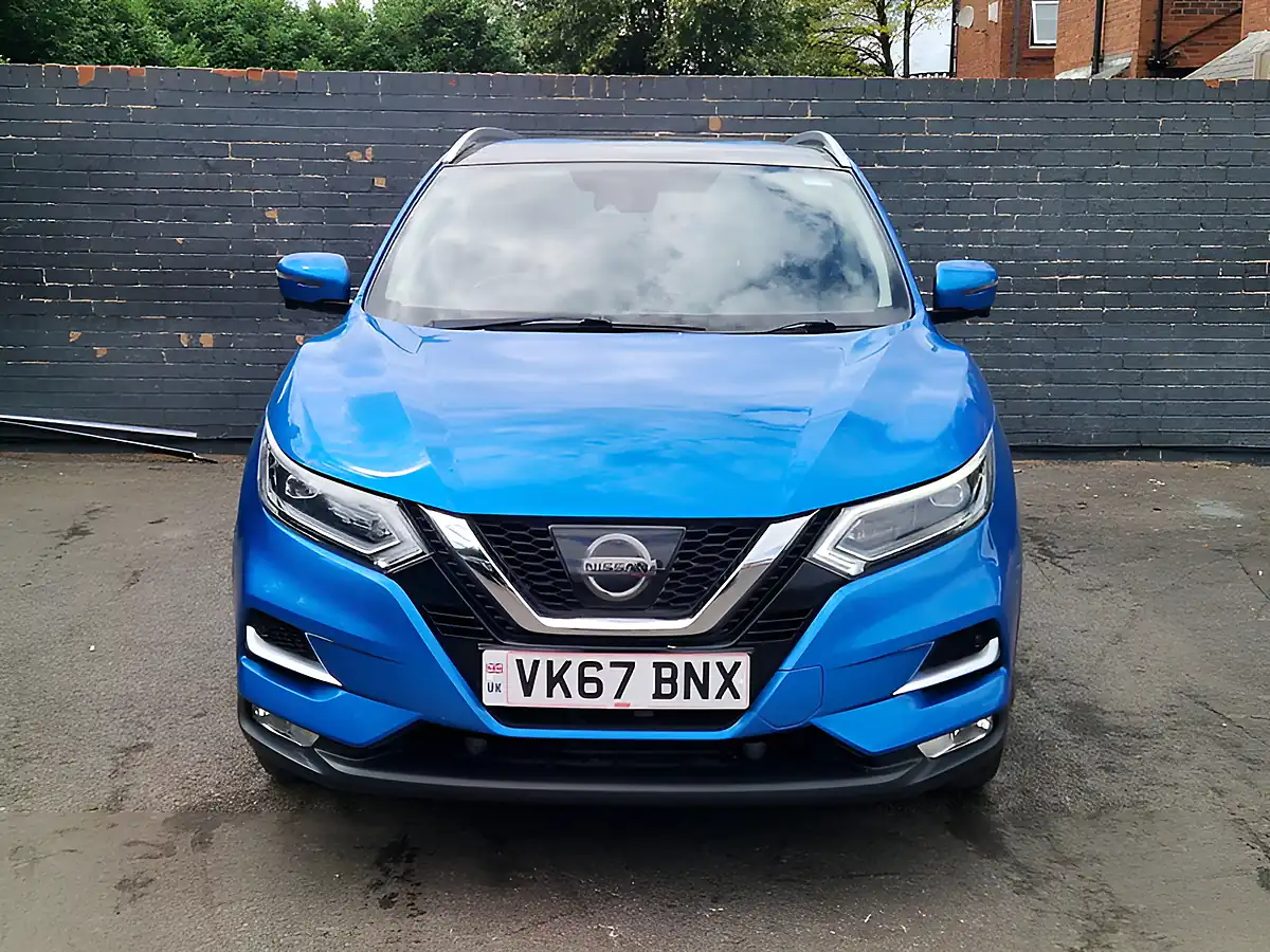 Used 2017 Nissan Qashqai Tekna Blue - Interior and Exterior details 4