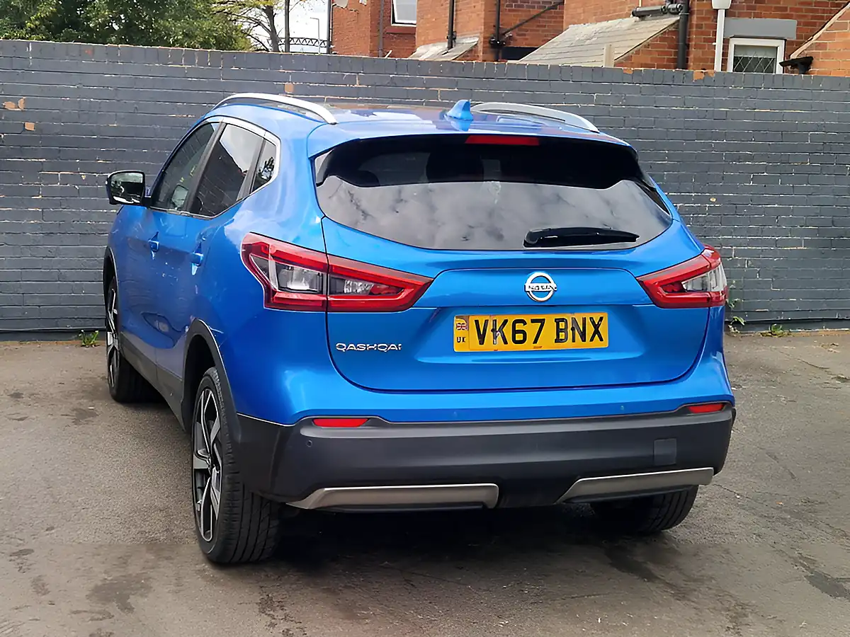 Used 2017 Nissan Qashqai Tekna Blue - Interior and Exterior details 8