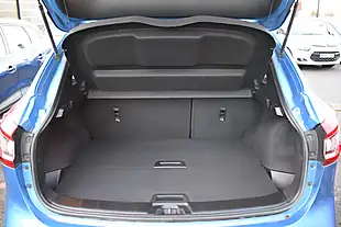 Used 2017 Nissan Qashqai Tekna Blue - Interior and Exterior details 10