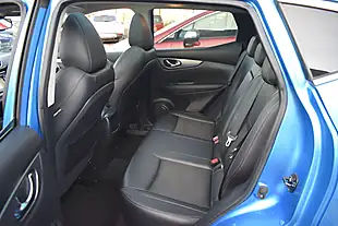 Used 2017 Nissan Qashqai Tekna Blue - Interior and Exterior details 11