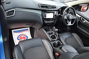 Used 2017 Nissan Qashqai Tekna Blue - Interior and Exterior details 12