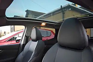 Used 2017 Nissan Qashqai Tekna Blue - Interior and Exterior details 13