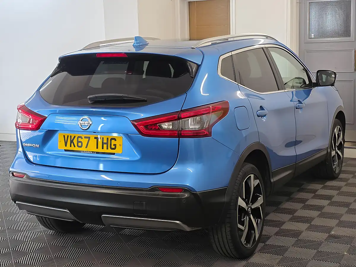 Used 2017 Nissan Qashqai Tekna Blue - Interior and Exterior details 4