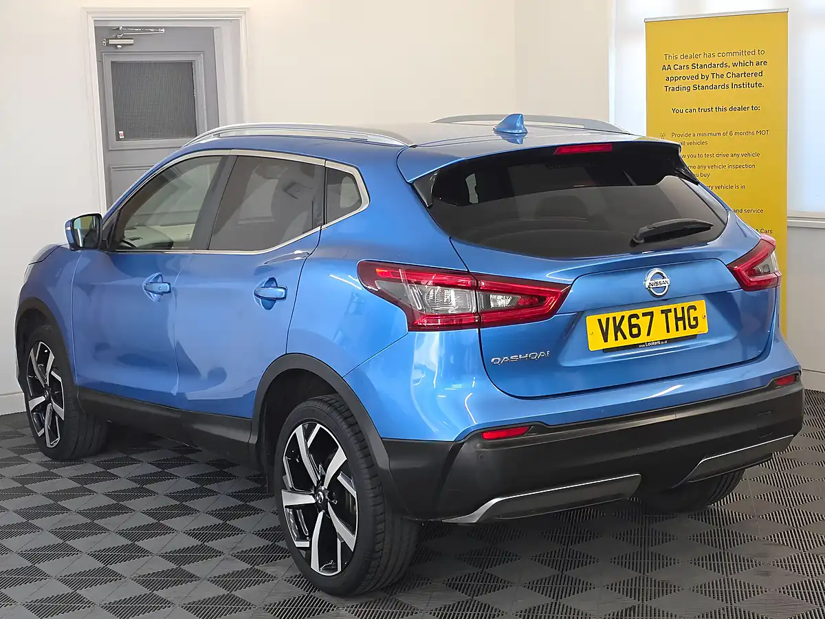 Used 2017 Nissan Qashqai Tekna Blue - Interior and Exterior details 6