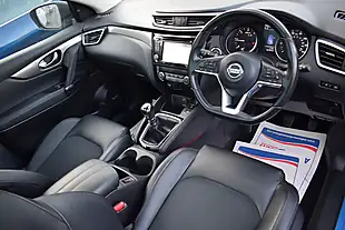 Used 2017 Nissan Qashqai Tekna Blue - Interior and Exterior details 7
