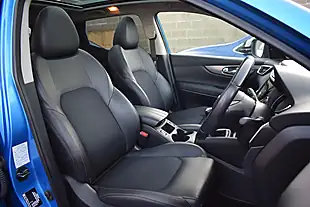 Used 2017 Nissan Qashqai Tekna Blue - Interior and Exterior details 8