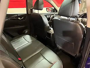 Used 2017 Nissan Qashqai Tekna Blue - Interior and Exterior details 11