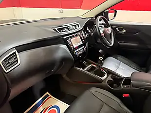 Used 2017 Nissan Qashqai Tekna Blue - Interior and Exterior details 19
