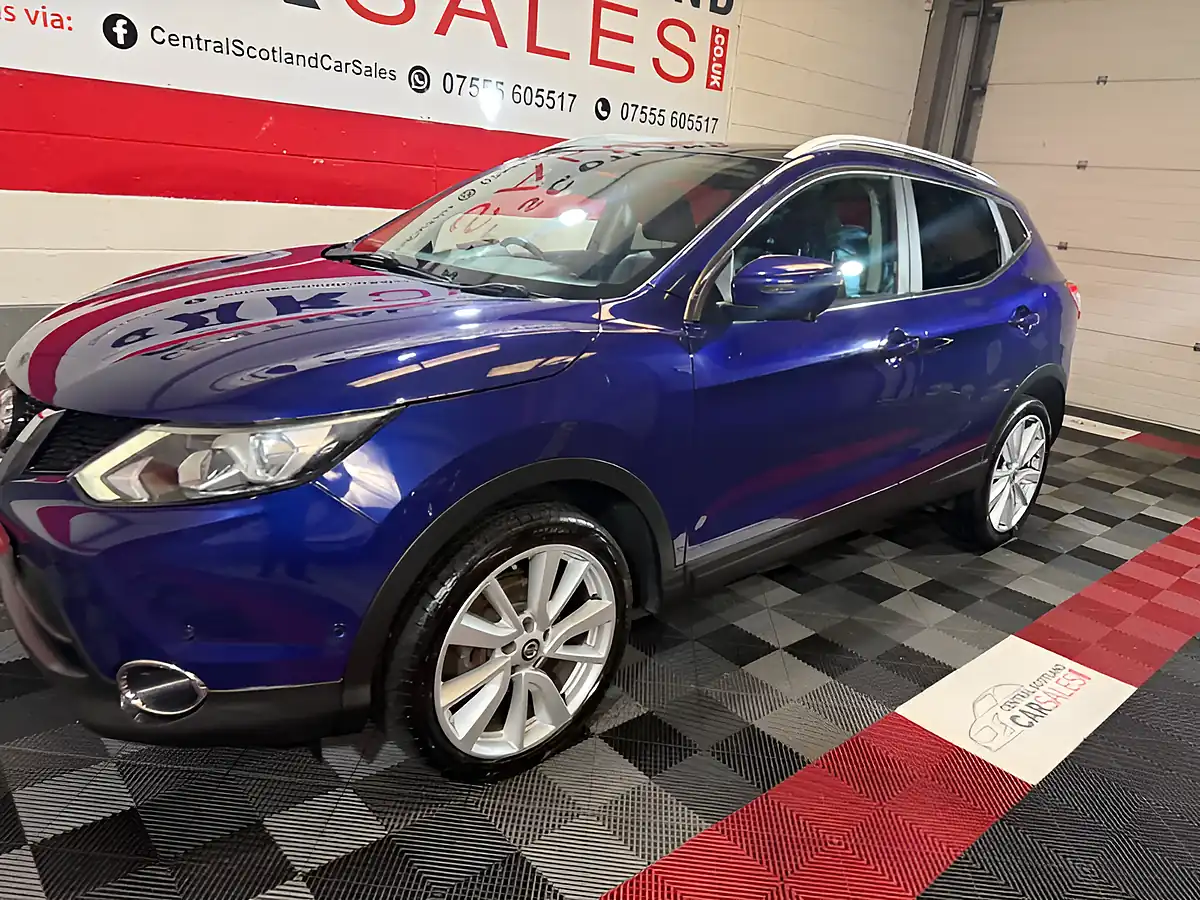 Used 2017 Nissan Qashqai Tekna Blue - Interior and Exterior details 2