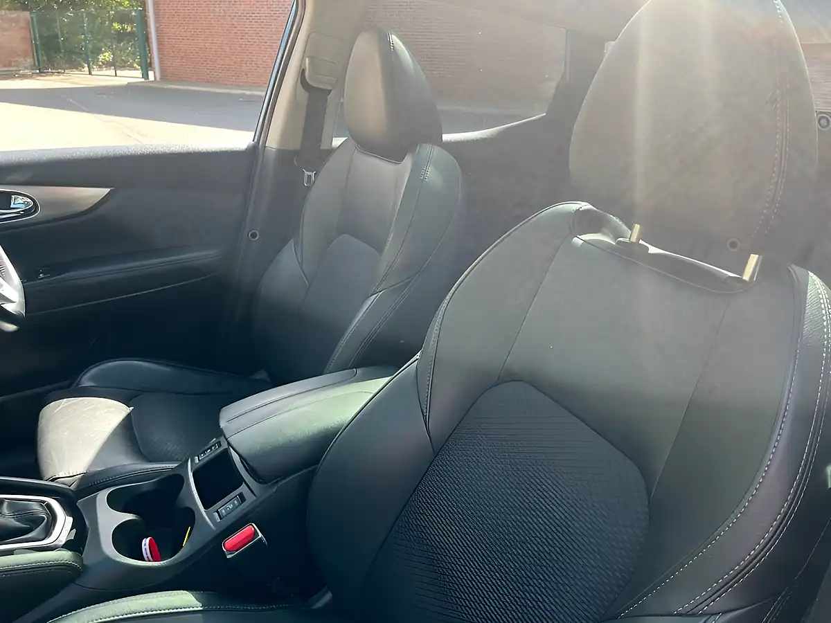Used 2017 Nissan Qashqai Tekna Blue - Interior and Exterior details 10
