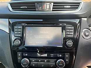 Used 2017 Nissan Qashqai Tekna Blue - Interior and Exterior details 15