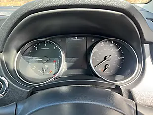 Used 2017 Nissan Qashqai Tekna Blue - Interior and Exterior details 17