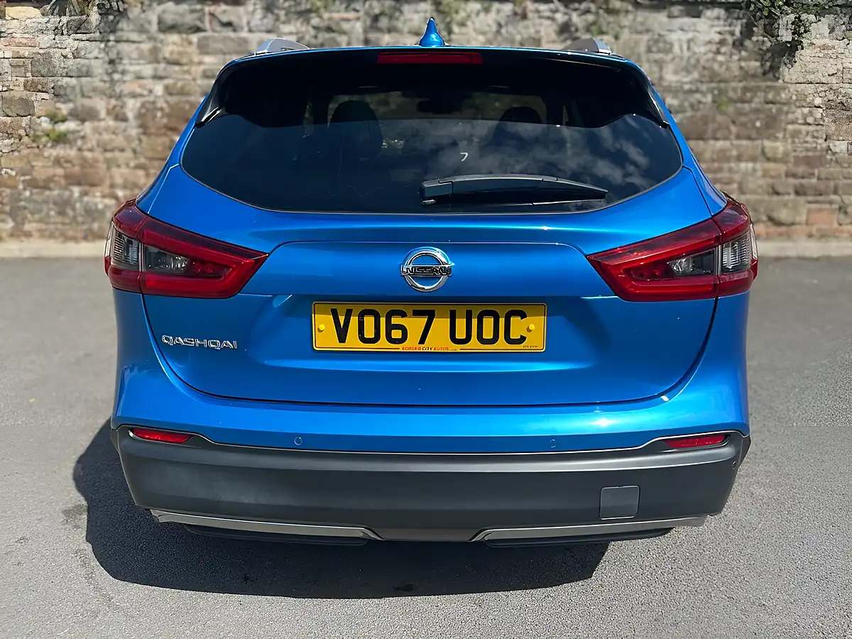 Used 2017 Nissan Qashqai Tekna Blue - Interior and Exterior details 6
