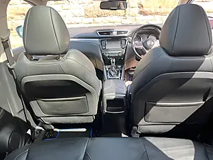 Used 2017 Nissan Qashqai Tekna Blue - Interior and Exterior details 9
