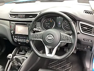 Used 2017 Nissan Qashqai Tekna Blue - Interior and Exterior details 10