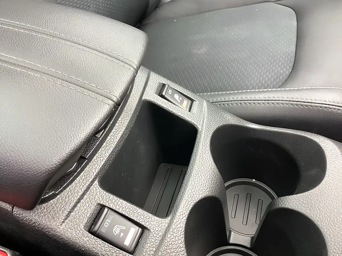 Used 2017 Nissan Qashqai Tekna Blue - Interior and Exterior details 12