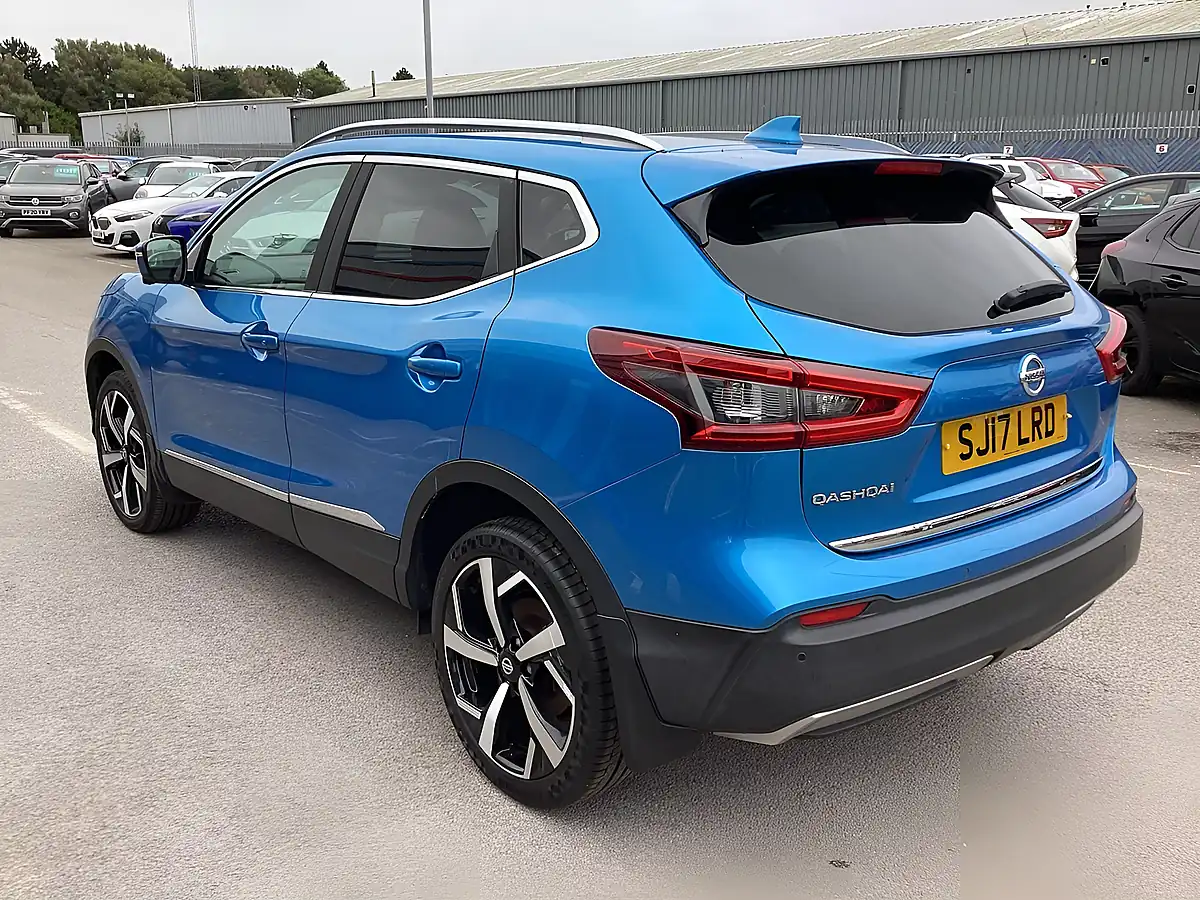 Used 2017 Nissan Qashqai Tekna Blue - Interior and Exterior details 2
