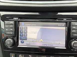 Used 2017 Nissan Qashqai Tekna Blue - Interior and Exterior details 3