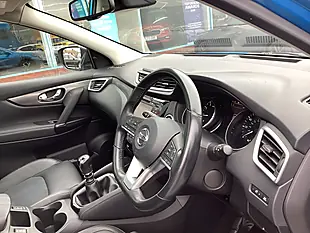 Used 2017 Nissan Qashqai Tekna Blue - Interior and Exterior details 6