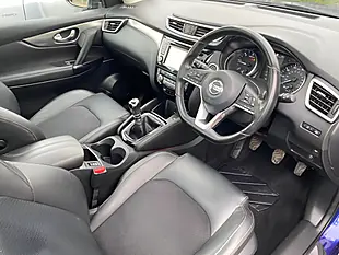 Used 2017 Nissan Qashqai Tekna Blue - Interior and Exterior details 11