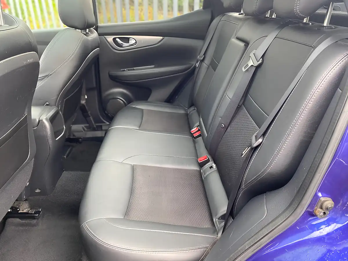 Used 2017 Nissan Qashqai Tekna Blue - Interior and Exterior details 18