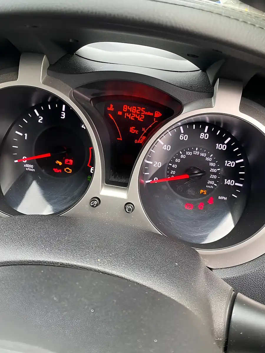 Used 2017 Nissan Qashqai Tekna Blue - Interior and Exterior details 19