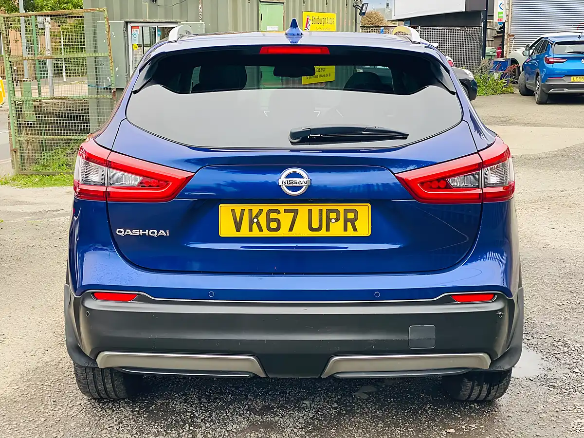 Used 2017 Nissan Qashqai Tekna Blue - Interior and Exterior details 8