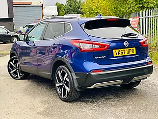 Used 2017 Nissan Qashqai Tekna Blue - Interior and Exterior details 9