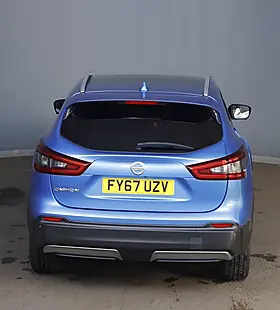 Used 2017 Nissan Qashqai Tekna Blue - Interior and Exterior details 4