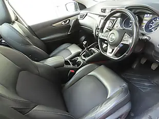 Used 2017 Nissan Qashqai Tekna Blue - Interior and Exterior details 5