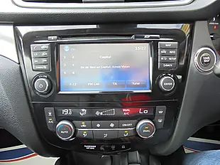 Used 2017 Nissan Qashqai Tekna Blue - Interior and Exterior details 12