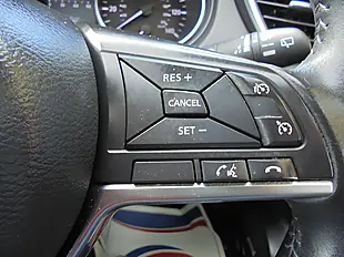 Used 2017 Nissan Qashqai Tekna Blue - Interior and Exterior details 14