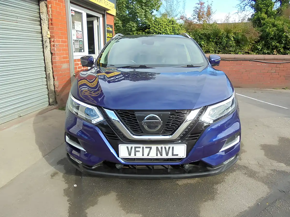 Used 2017 Nissan Qashqai Tekna Blue - Interior and Exterior details 3