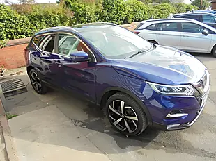 Used 2017 Nissan Qashqai Tekna Blue - Interior and Exterior details 5