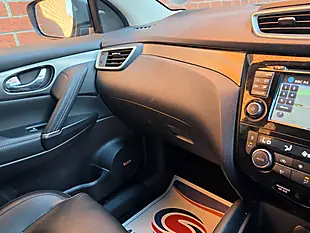 Used 2017 Nissan Qashqai Tekna Blue - Interior and Exterior details 15