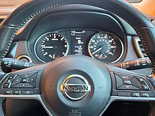 Used 2017 Nissan Qashqai Tekna Blue - Interior and Exterior details 17