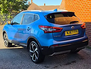 Used 2017 Nissan Qashqai Tekna Blue - Interior and Exterior details 3
