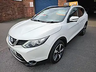 Used 2017 Nissan Qashqai Tekna Blue - Interior and Exterior details 2