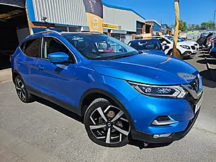 Used 2017 Nissan Qashqai Tekna Blue - Interior and Exterior details 3