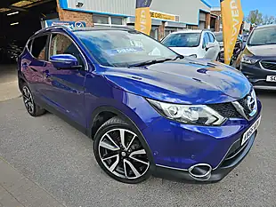 Used 2017 Nissan Qashqai Tekna Blue - Interior and Exterior details 5