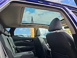 Used 2017 Nissan Qashqai Tekna Blue - Interior and Exterior details 17