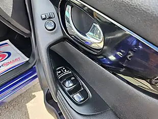 Used 2017 Nissan Qashqai Tekna Blue - Interior and Exterior details 19