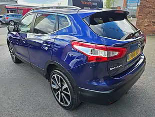 Used 2017 Nissan Qashqai Tekna Blue - Interior and Exterior details 3