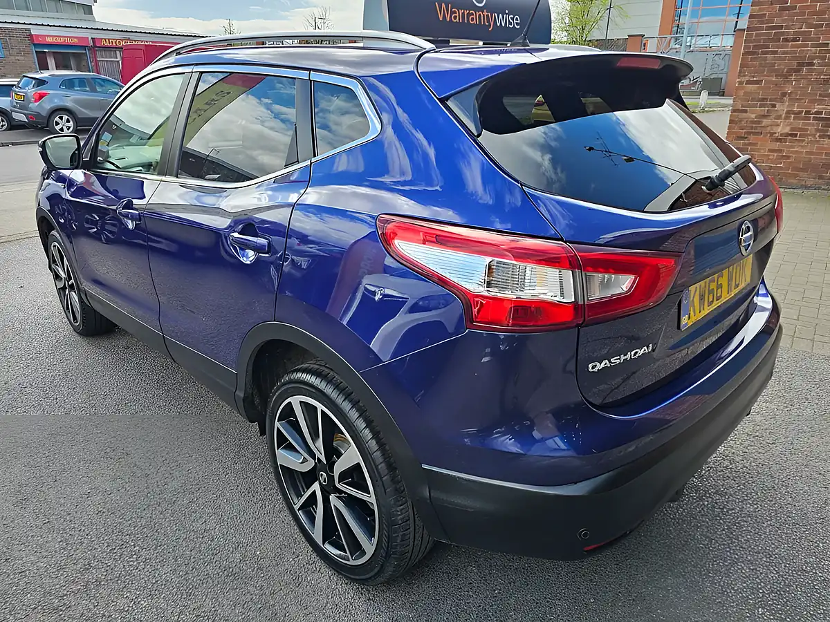 Used 2017 Nissan Qashqai Tekna Blue - Interior and Exterior details 3
