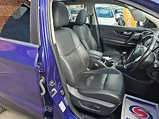 Used 2017 Nissan Qashqai Tekna Blue - Interior and Exterior details 6