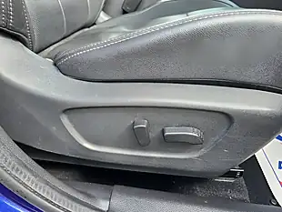 Used 2017 Nissan Qashqai Tekna Blue - Interior and Exterior details 7