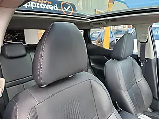 Used 2017 Nissan Qashqai Tekna Blue - Interior and Exterior details 8
