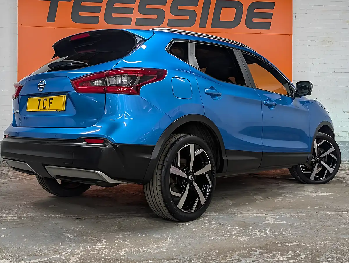 Used 2017 Nissan Qashqai Tekna+ Blue - Interior and Exterior details 10